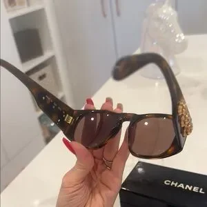 CHANEL | Accessories | Vintage Chanel Gold Camilla Tortoise  display picture 2